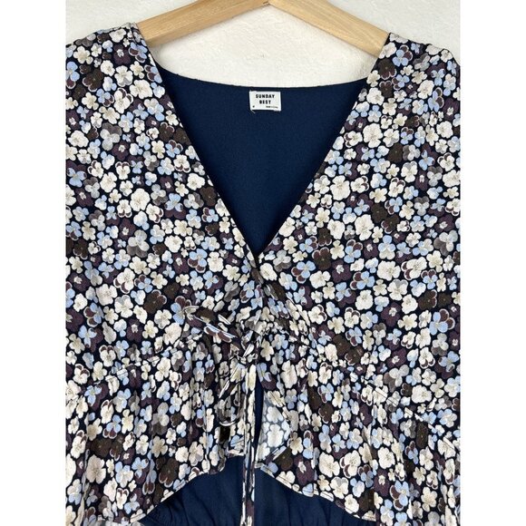 Aritzia Sunday Best Crop Top Size Medium - Picture 5 of 9